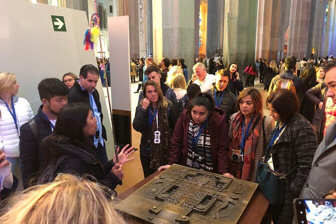 Sagrada Familia English Guided Tour & Optional Tower Access - Meeting at Plaça de Gaudí and Emporio Souvenirs