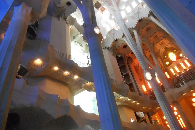 Sagrada Familia Express Private Guided Tour - Comfort, clothing, and access