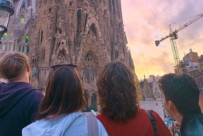 Sagrada Familia Exterior Free Tour: Stories, Secrets & Symbolism - Why Models and Photos Matter Outside the Basilica