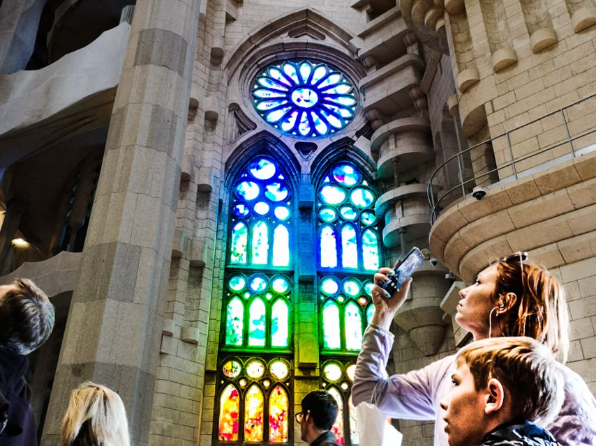Sagrada Familia & Gaudi Guided Tour Private or Small Groups - Walking effort, timing, and what to bring