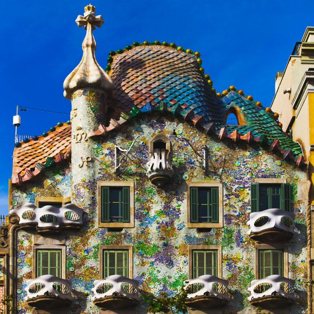 Sagrada Familia & Gaudi Guided Tour Private or Small Groups - From Las Ramblas to Plaça Reial