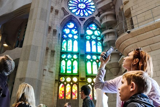 Sagrada Familia & Gaudi Tour Private or Small Group with Tickets - What this Barcelona tour is really designed to do