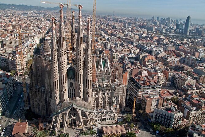 Sagrada Familia Guided Tour & Skip the Line Ticket in Barcelona - Why priority entry matters at Sagrada Familia