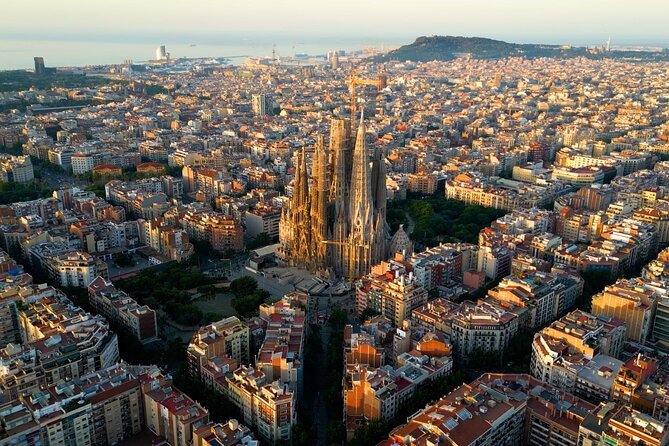 Sagrada Familia Guided Tour & Skip the Line Ticket in Barcelona - What the priority ticket includes