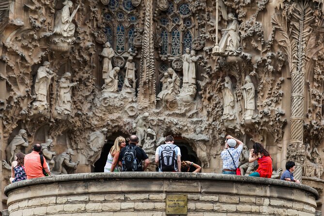 Sagrada Familia Guided Tour with Skip The Line Access - What the $50.79 price buys you