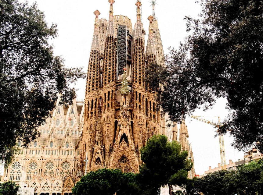 Sagrada Familia Guided Tour with Skip-the-Line Entry Ticket - Practical details before you book