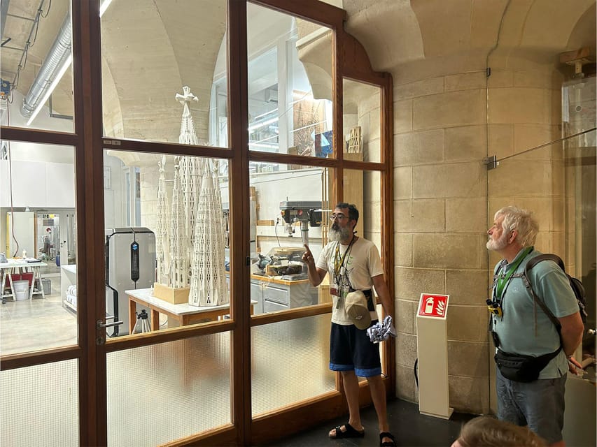 Sagrada Familia Guided Tour with Skip-the-Line Entry Ticket - Symbols, figures, and the search for Alfa and Omega