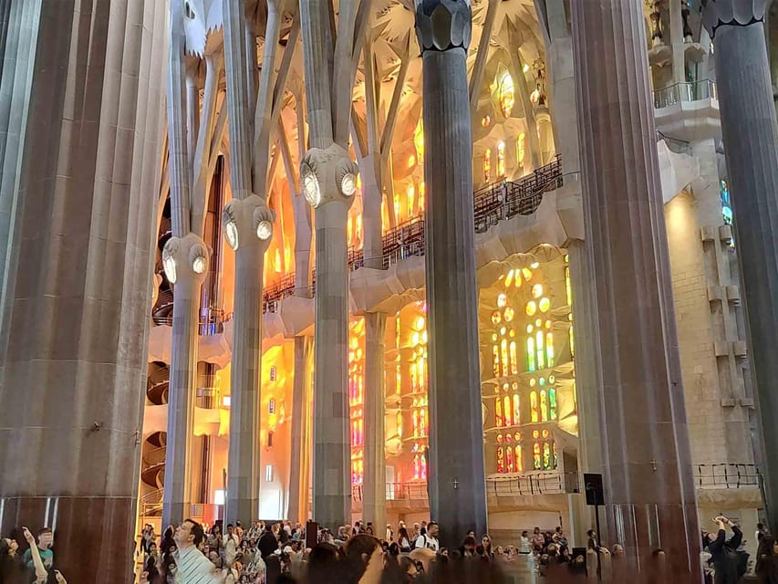 Sagrada Familia Guided Tour with Skip-the-Line Entry Ticket - What $81 buys you