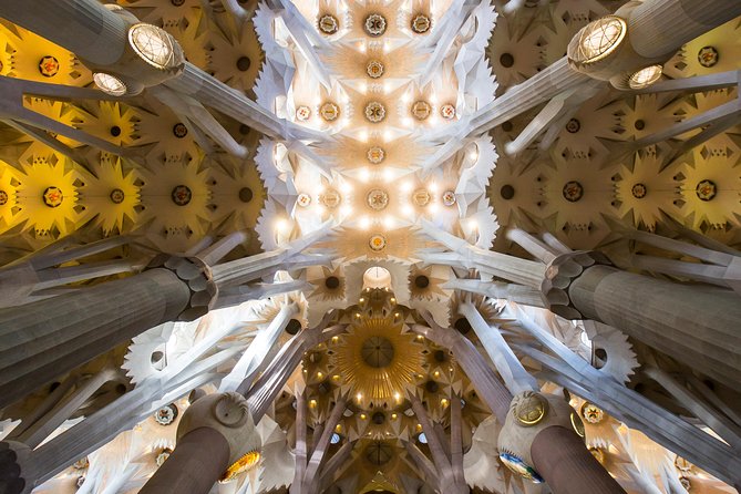 Sagrada Familia & Park Guell Guided Tour with Skip The Line - Why this pairing works for a Gaudí first look