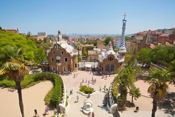Sagrada Familia & Park Guell Guided Tour with Skip The Line - Sagrada Familia: the part most people remember