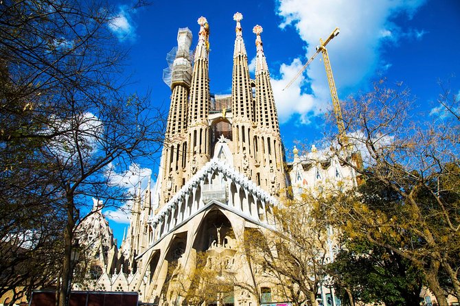 Sagrada Familia Private Guided Tour with Skip the Line Tickets - Guides who add value beyond the basilica