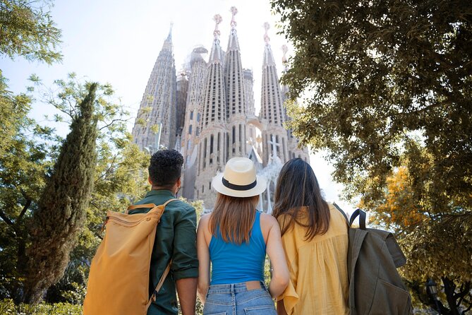 Sagrada Familia Private Guided Tour - Fast-track entry and the first interior view