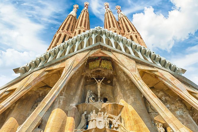Sagrada Familia Private Tour in Barcelona - What the optional tower visit adds