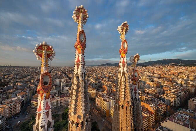 Sagrada Familia Private Tour with Priority Entrance - The architectural and religious details you might miss