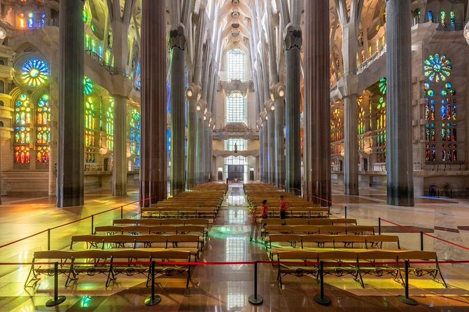 Sagrada Familia Private Tour with Skip-the-Line Ticket - Why Sagrada Familia needs a guide