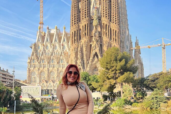 Sagrada Familia Skip The Queue With Audio Guide Tour - Getting inside at Carrer de Mallorca 401