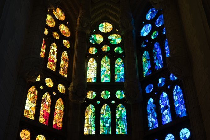 Sagrada Familia Small Group Tour with Skip the Line Ticket - What is not included