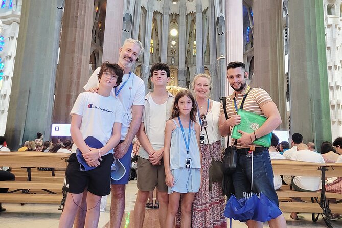 Sagrada Familia: The Golden Hour with Skip the line Tickets - Staying inside after the guide leaves