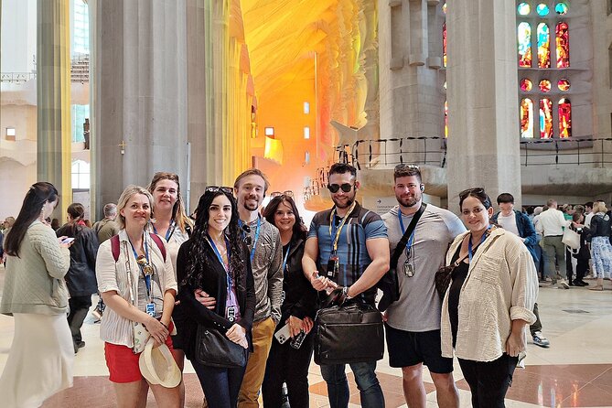 Sagrada Familia: The Golden Hour with Skip the line Tickets - Meeting your guide at Av. de Gaudí