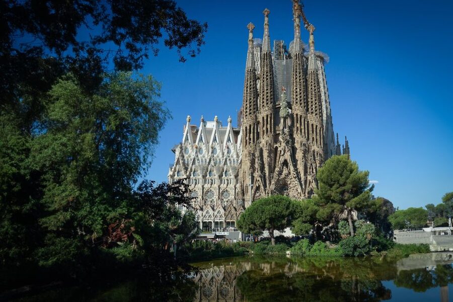 Sailing Experience, Sagrada Familia & Park Guell - What the $211 Price Includes