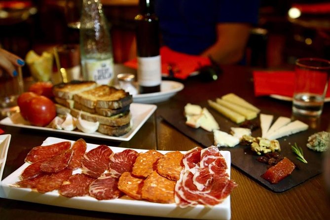Savor Spain: Food, Wine, History & Culture Small Group Tour in Old Barcelona - A food tour that doubles as an old Barcelona orientation