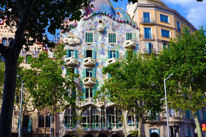 Self-Guided Audio Tour-The Surrealist Barcelona of Dalí and Gaudí - What the offline app changes