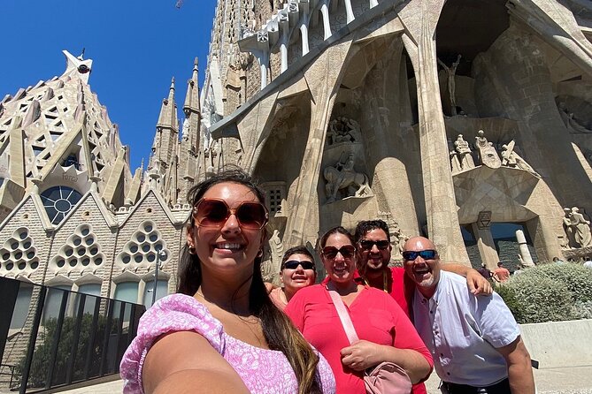 Semi-Private Barcelona Tour Gothic, Sagrada Familia & Park Guell - Starting in Plaça de Catalunya and entering old Barcelona