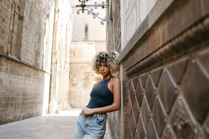 Shine in the Streets of Barcelona: cinematic & candid photos - Why a one-hour photo walk can be worth it