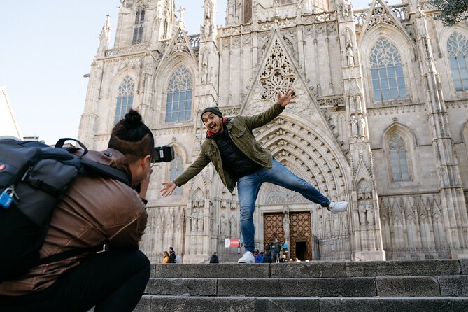 Shine in the Streets of Barcelona: cinematic & candid photos - What you actually receive after the camera stops