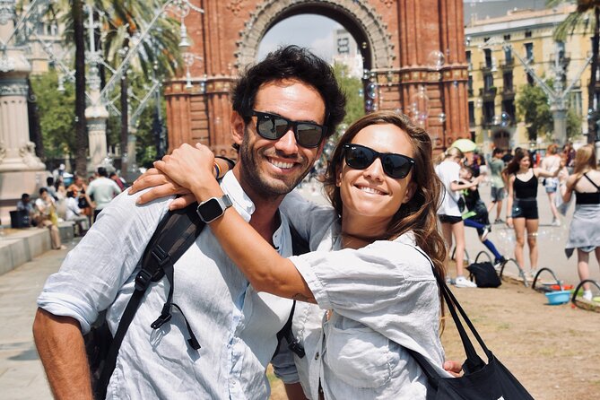 Sightseeing by Bike & Photo Shooting - Starting at Carrer dels Escudellers at 10:00 a.m.