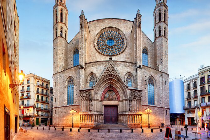 Skip-the-line Barcelona Cathedral with Private Guide - Starting at Plaça de Catalunya and entering the old city
