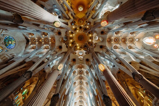 Skip the Line Sagrada Familia Guided Tour & Optional Cava Upgrade - The museum and Gaudí’s crypt