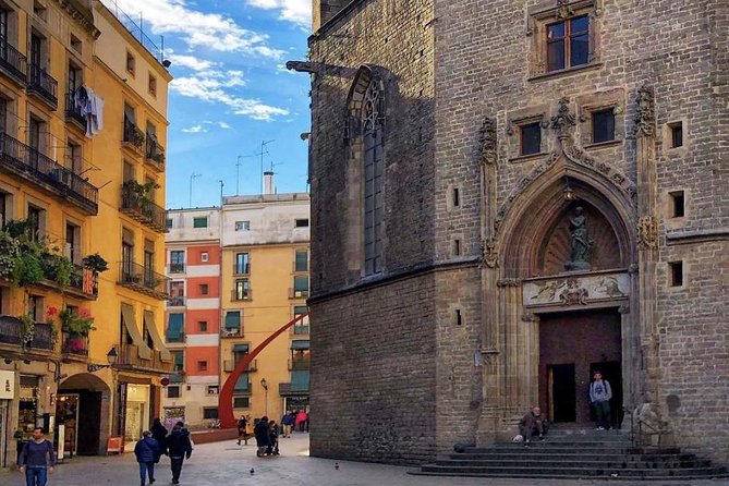 Small Group Barcelona Walking Tour, Flamenco Show & Tapas Dinner - Starting at Plaza Catalunya at 6:30 pm