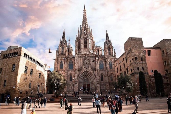 Small Group Barcelona Walking Tour, Flamenco Show & Tapas Dinner - Timing, transport, and practical details