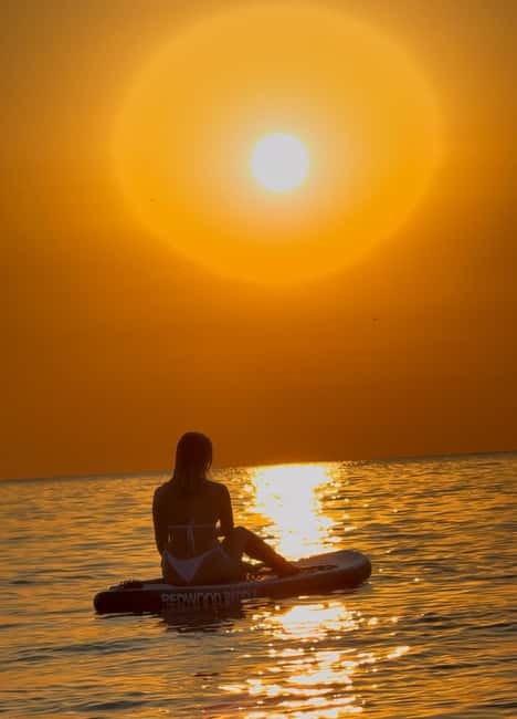 STAND UP PADLE SURF SUNRISE+BREAKFAST+PHOTOS&VIDEOSPRO+GUIDE - Paddling along the Barcelona shoreline
