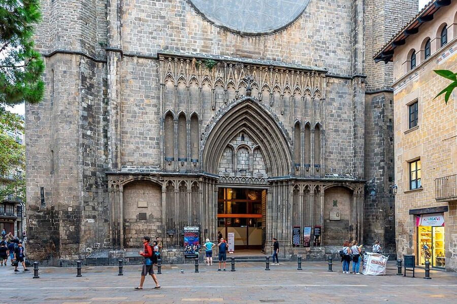 Stories, Legends and Mysteries of Barcelona - Meeting Ivan Stabile at Carrer d’Estruc