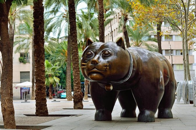 Street Art, Sculptures & Crime Stories Walking Tour – Barcelona - Key points at a glance