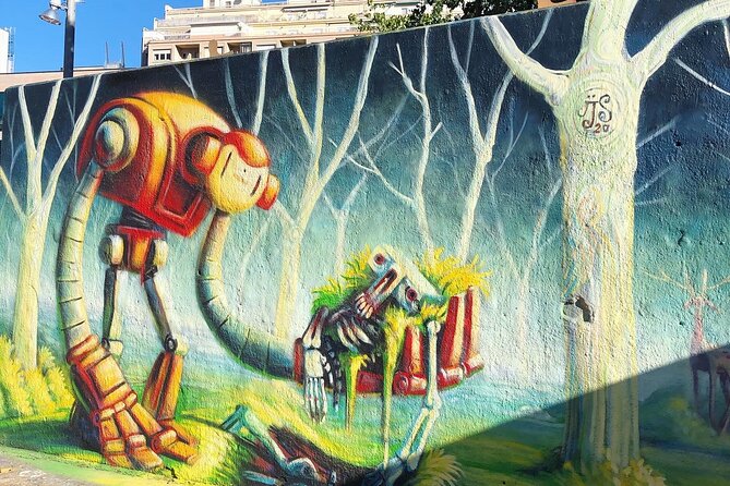 Street Art, Sculptures & Crime Stories Walking Tour – Barcelona - Who should book this walk