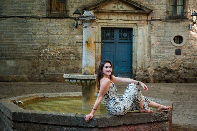 Sunny Barcelona Photoshoot - Arc de Triomf is a strong finish