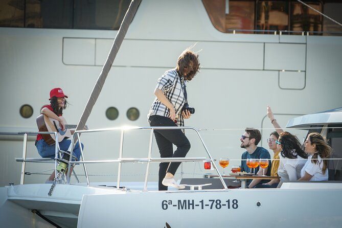 Sunset Catamaran: Small Group, Drinks, Snacks & Dinner Upgrade - Comfort, seating, and weather concerns