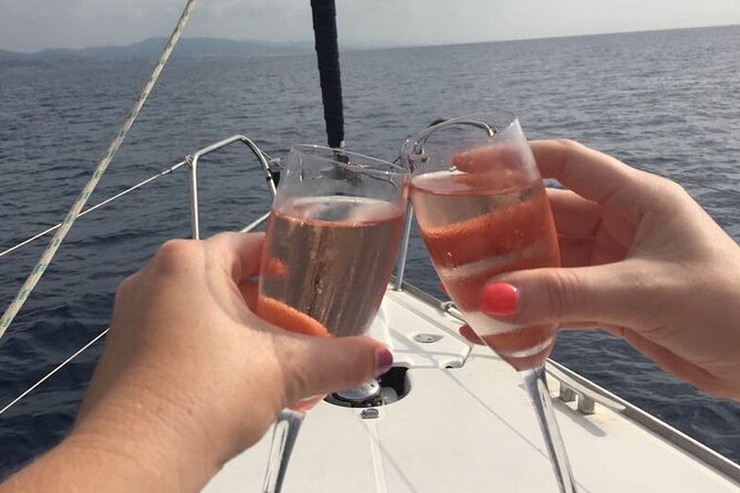 Sunset Sailboat Tour along the Coast with Open Bar - Who will enjoy this coastal outing