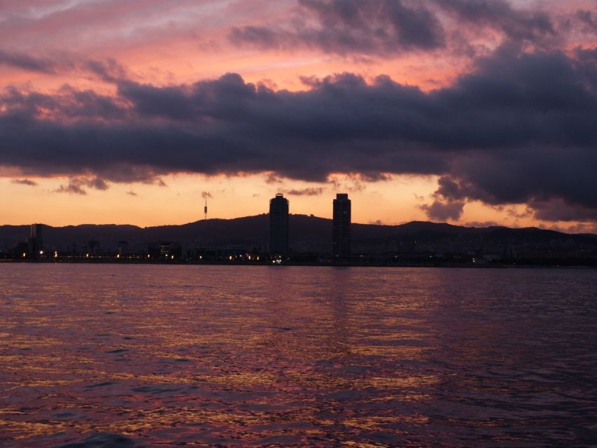 Sunset Sailing Experience in Barcelona - Sunset views of the Sagrada Familia and Montjuic