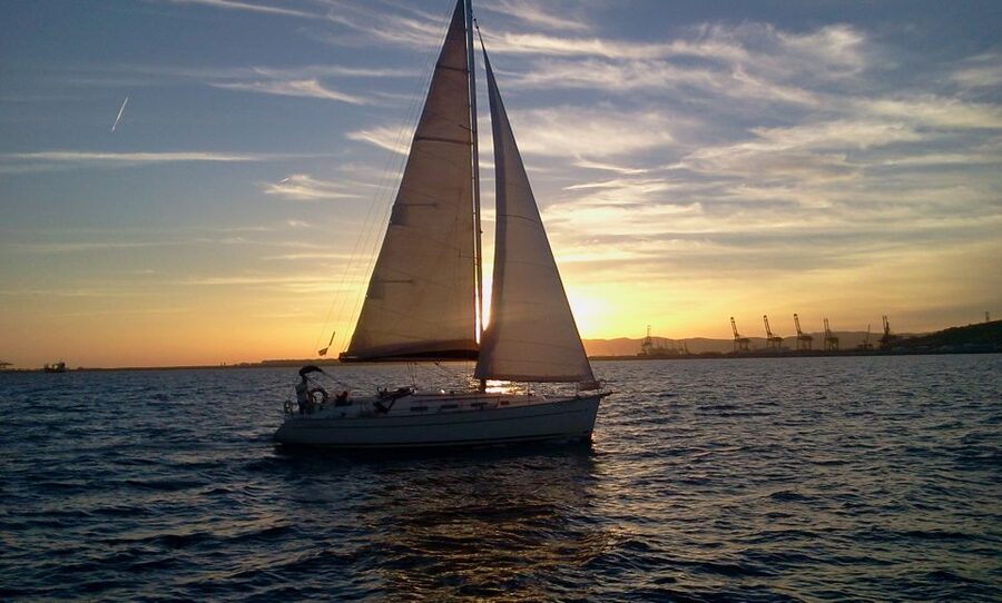 Sunset Sailing Experience in Barcelona - What the skipper adds to the evening