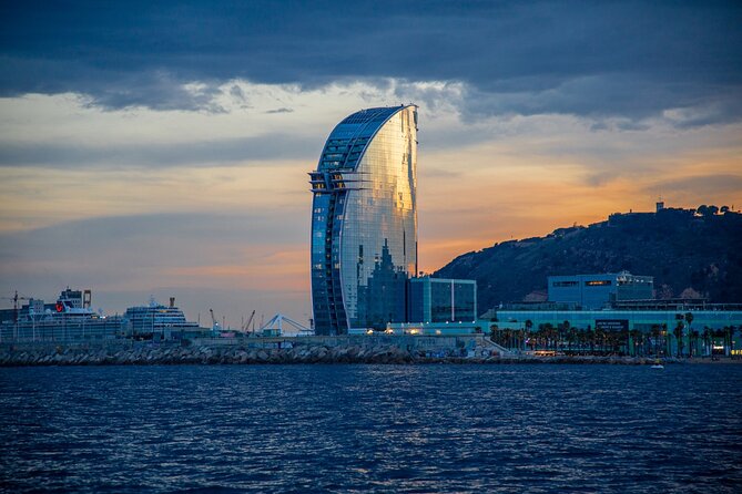 Sunset Sailing Tour in Barcelona - Two hours timed for the evening light
