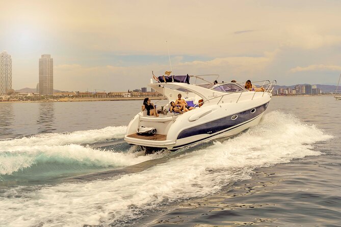 Sunset yacht ride in Barcelona + snacks and drinks - Who will enjoy this yacht ride most
