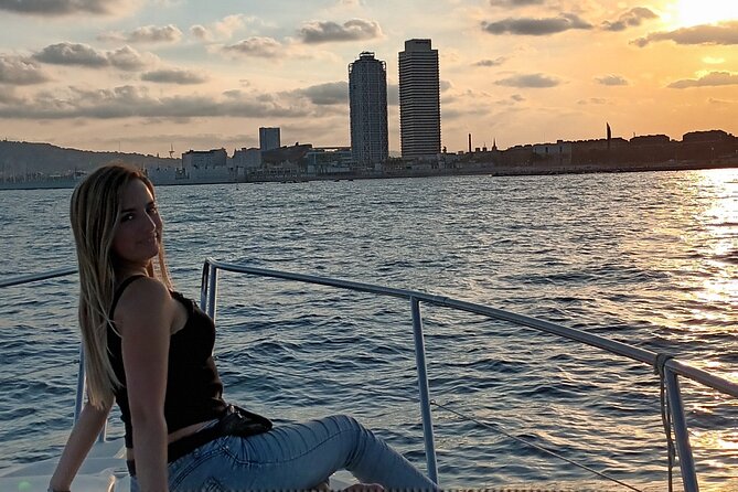 Sunset yacht ride in Barcelona + snacks and drinks - My take on the Barcelona sunset yacht ride