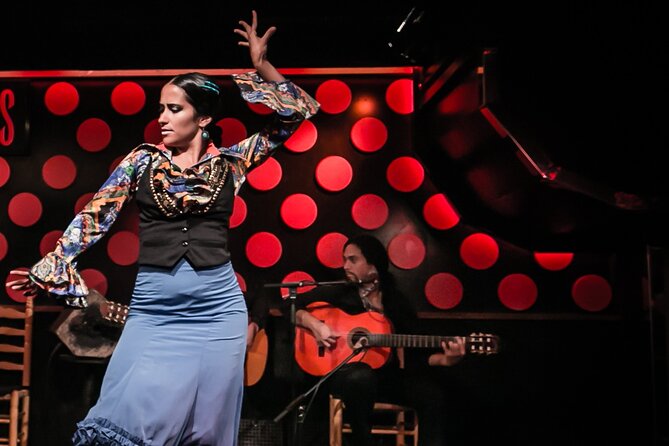 Tapas and Flamenco Evening - Watching the flamenco performance at Los Tarantos