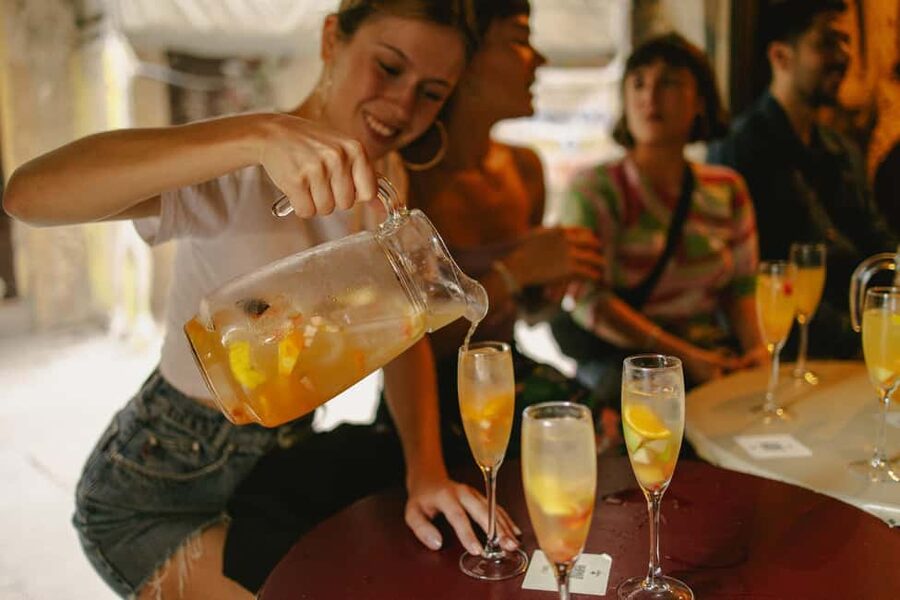 Tapas Food Tour with Dinner in Barcelona - Meeting your guide at Plaça d’Antonio López