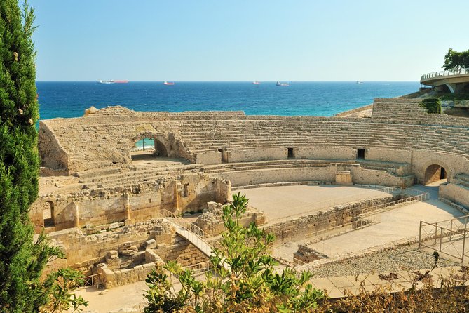 Tarragona and Sitges Tour with Small Group and Hotel Pick Up - Sitges: from fishing town to artistic resort