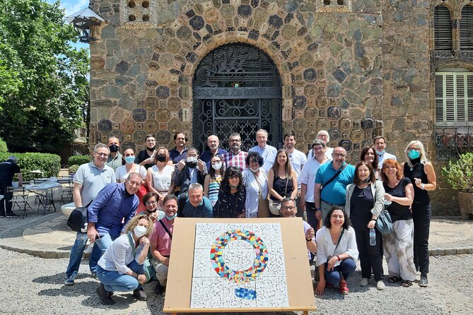 Teambuilding Barcelona: Create the logo of your company in mosaic - Group size, comfort, and practical planning